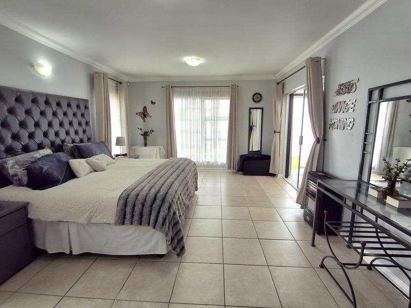 3 Bedroom Property for Sale in Golden Mile Western Cape